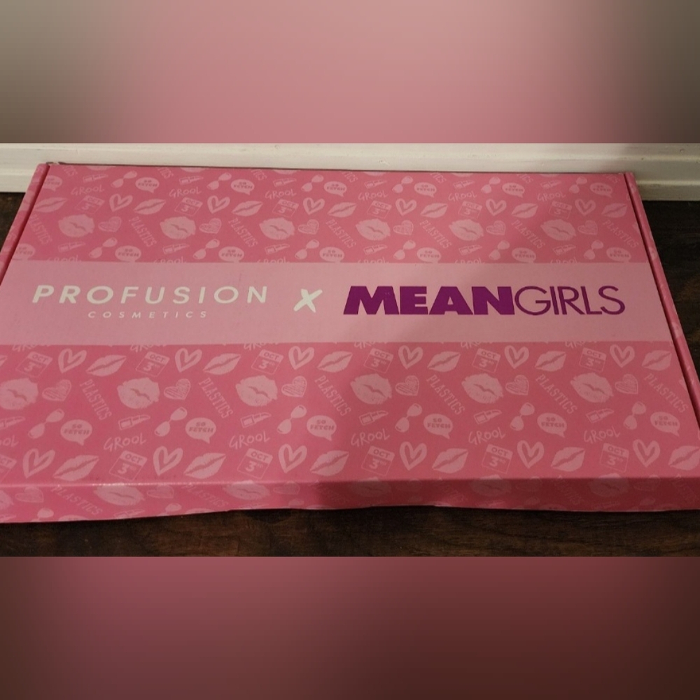 Mean Girls Profusion X Makeup - Picture 3 of 9